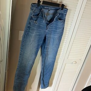 American Eagle Outfitters Women’s Light Blue Mom Jeans